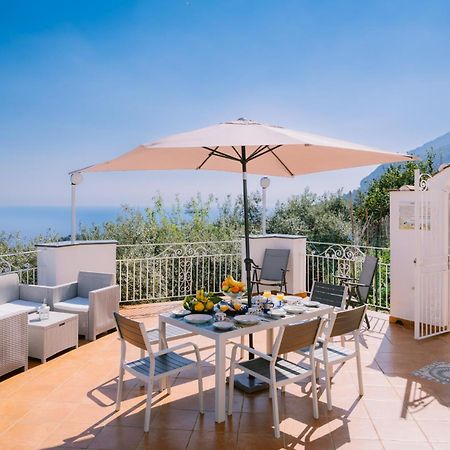 Infinity Experience Casa Vacanza Incantevole Con Terrazzo Scala Exterior foto