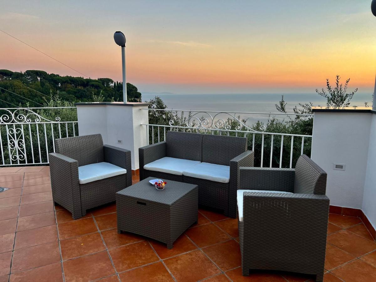 Infinity Experience Casa Vacanza Incantevole Con Terrazzo Scala Exterior foto